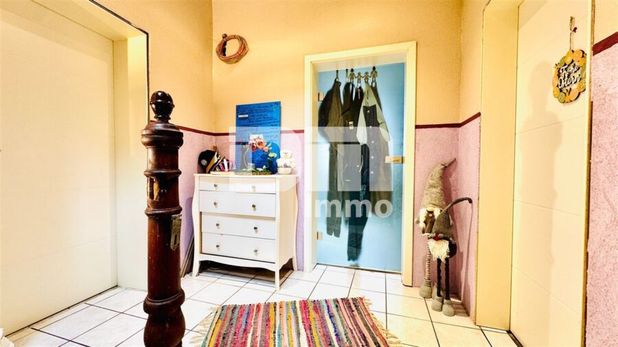 Charmanter Wohntraum mit Tradition und Moderne auf großem Grundstück - EG Flur / Diele